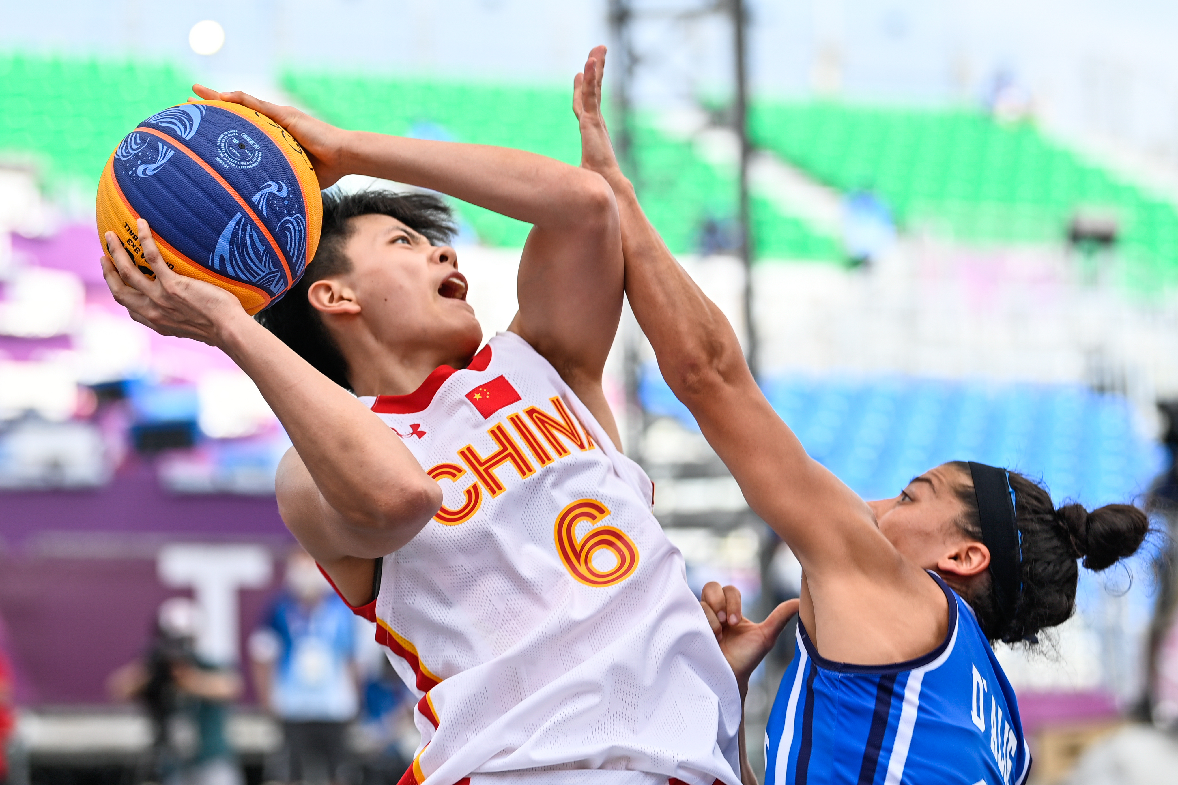与纽卡斯尔 与纽卡斯尔